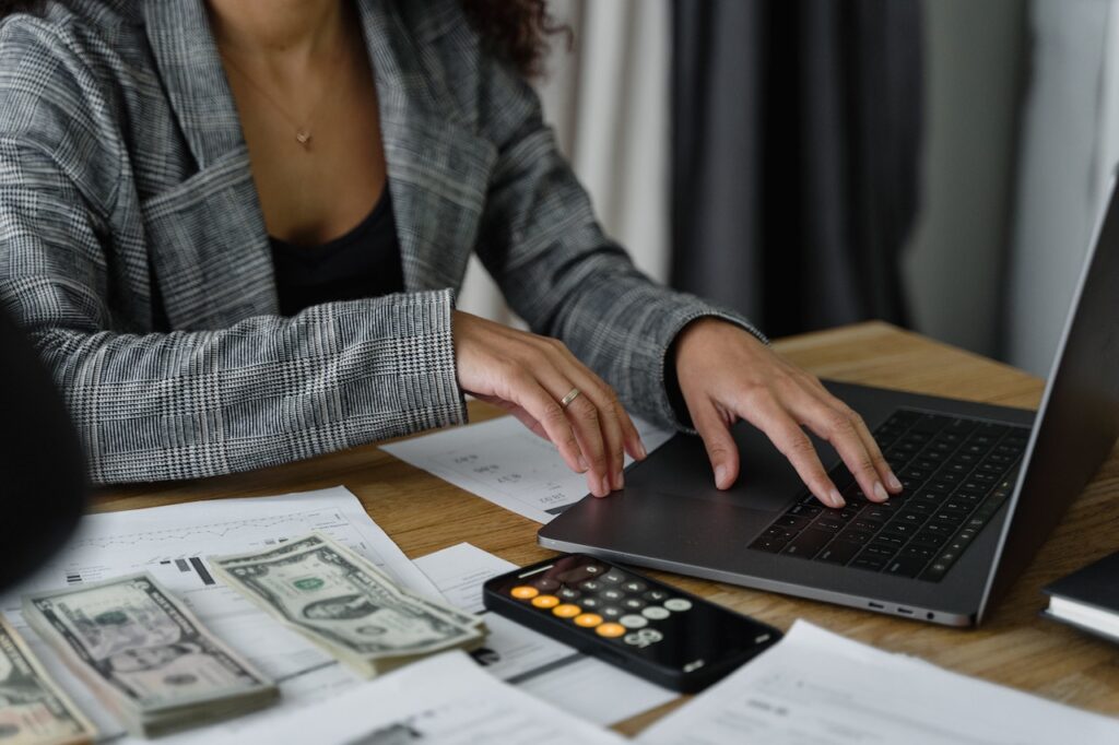 roi calculator & Mortgage Amortization Tool